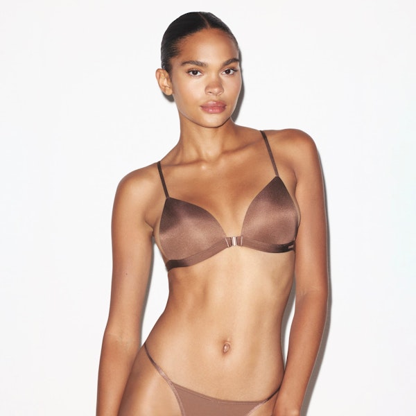 skims WIRELESS FORM TRIANGLE FRONT CLOSE SUPER PUSH-UP BRA