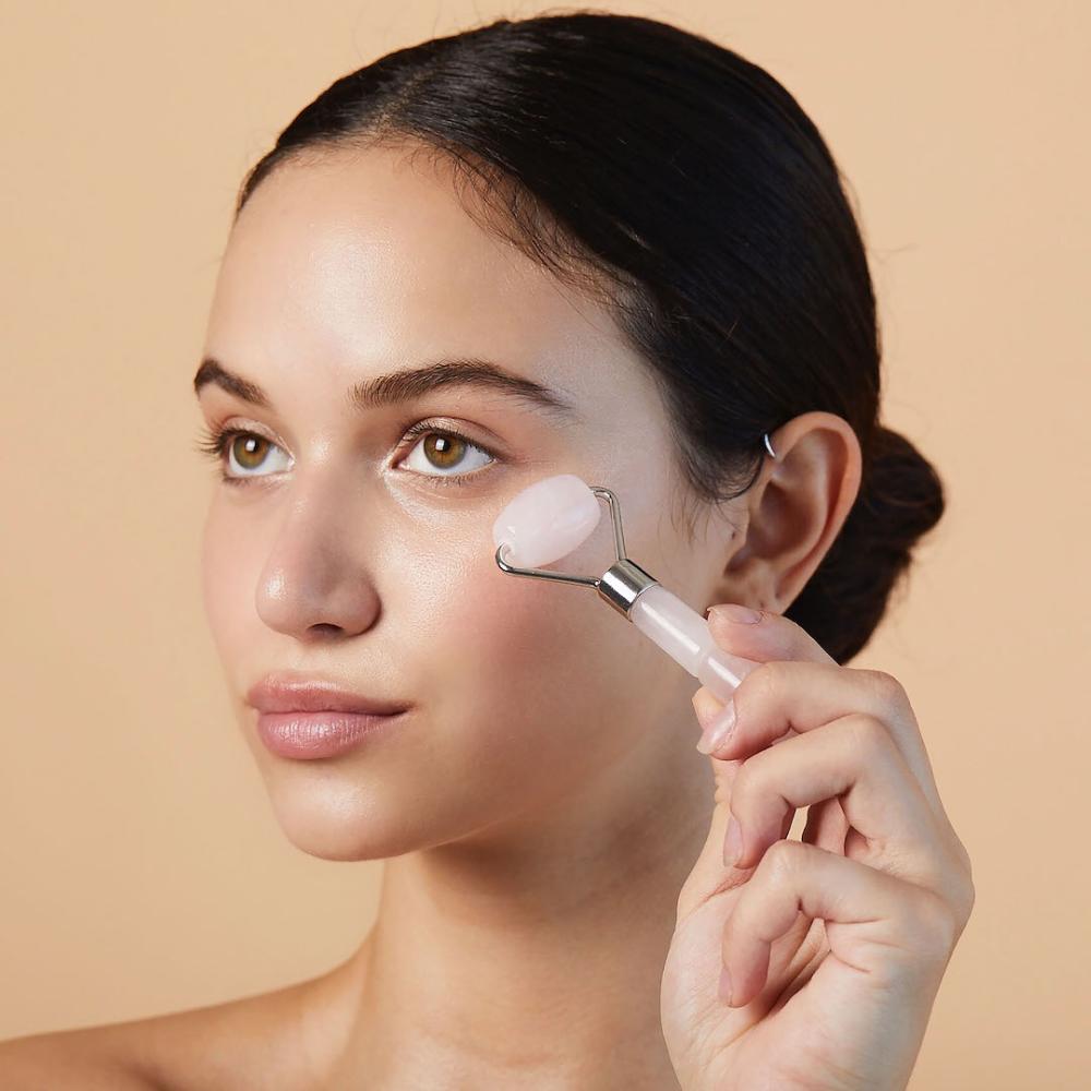 Skin Camp Rose Quartz Mini Face Roller & Under-Eye Massager