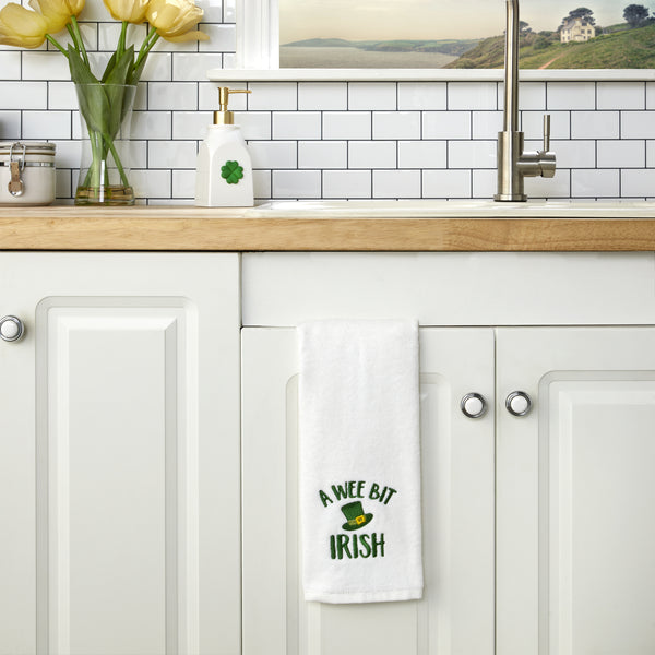 Skl Home A Wee Bit Irish 2-Piece Hand Towel Set White
