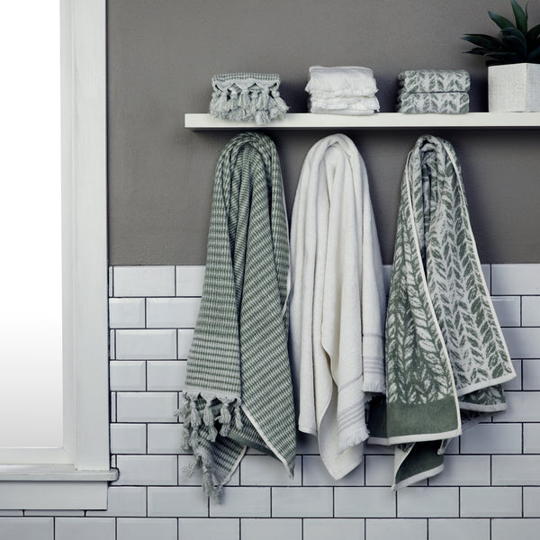 Skl Home Distressed Leaves Turkish Cotton Bath Towel Sage