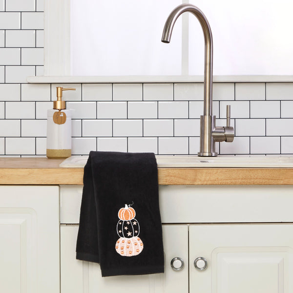 Skl Home Stacked Pumpkins 2-Piece Hand Towel Set Black