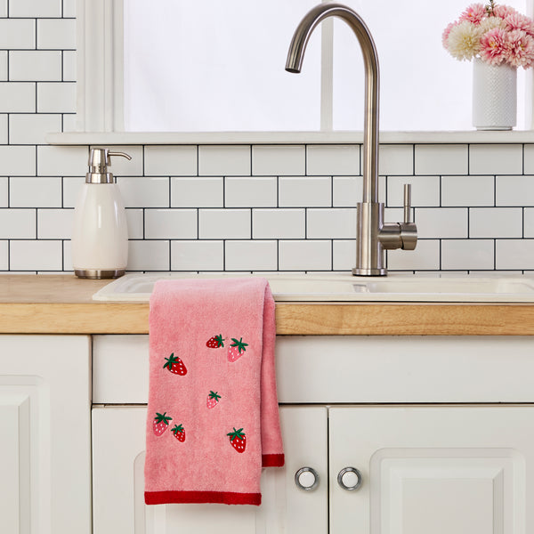 Skl Home Strawberry Toss 2-Piece Hand Towel Set Pink