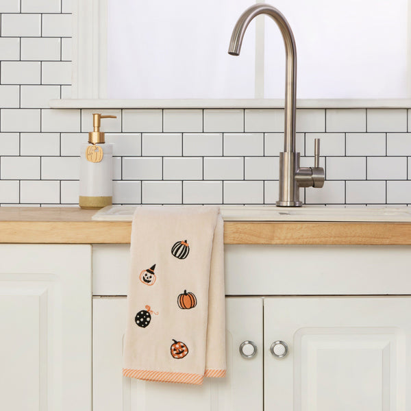 Skl Home Tossed Pumpkins 2-Piece Hand Towel Set Taupe