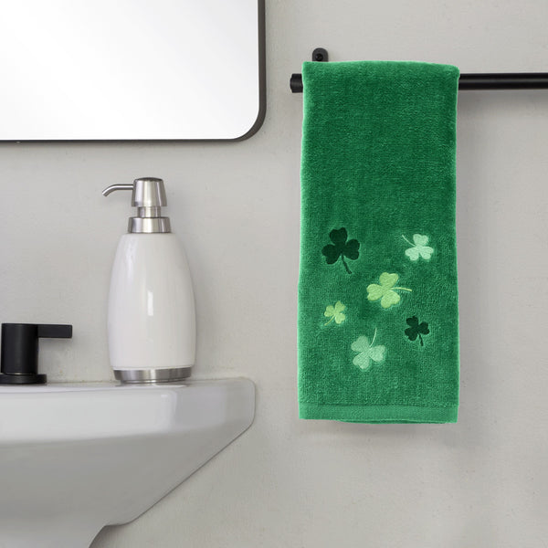 Skl Home Tossed Shamrocks 2-Piece Hand Towel Set Green