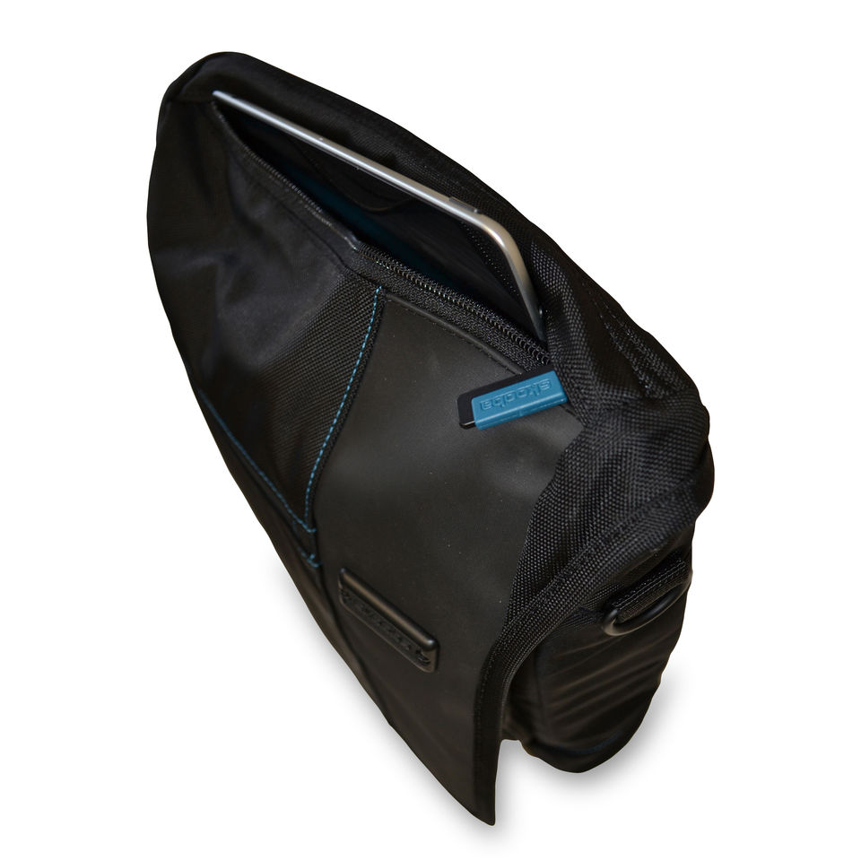 Skooba Design Skooba® Design 100901 - IPad/Tablet Courier V.3 – Compact Protection & Features