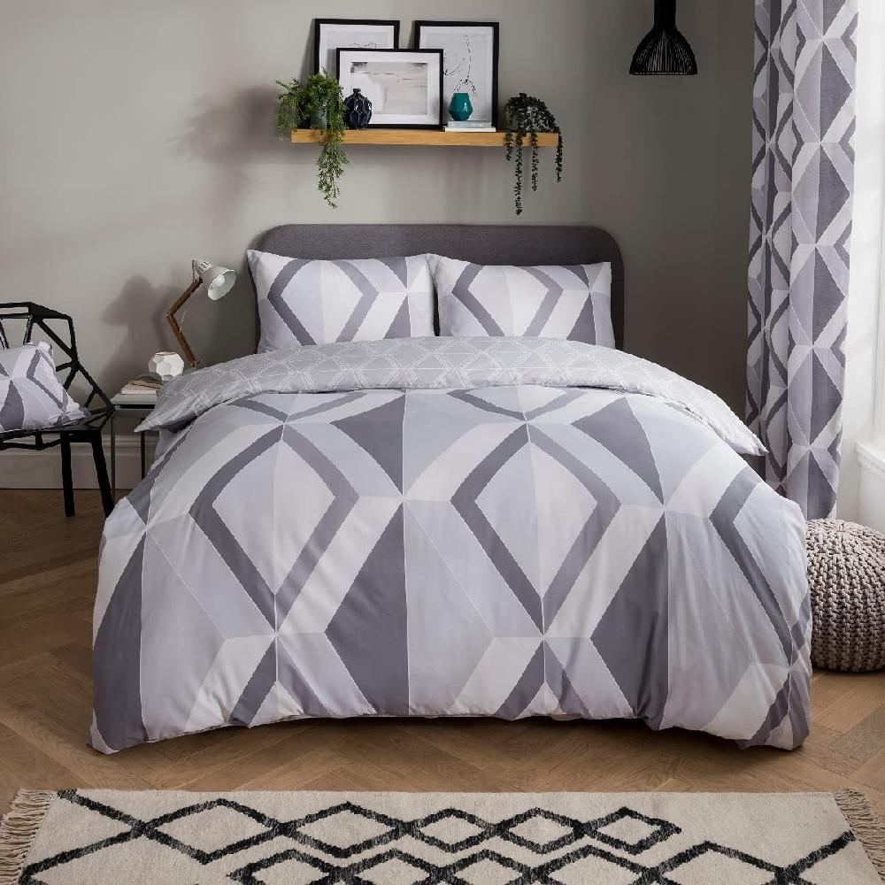sleepdown Large Diamond Geo - Reversible Duvet Cover & Pillowcase Set