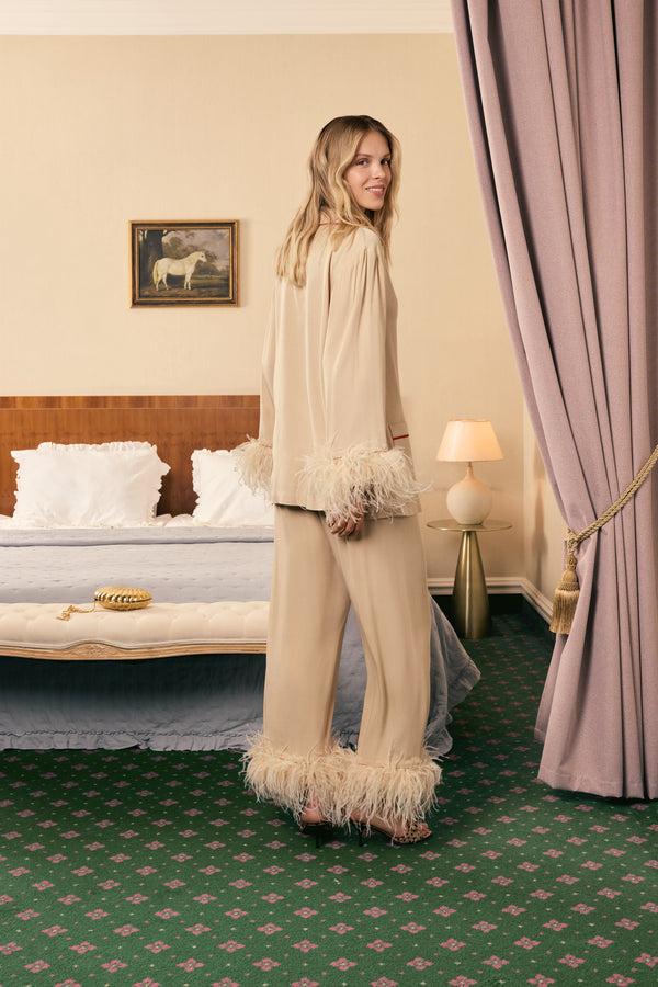 Sleeper Party Pajamas Set With Detachable Feathers In Beige
