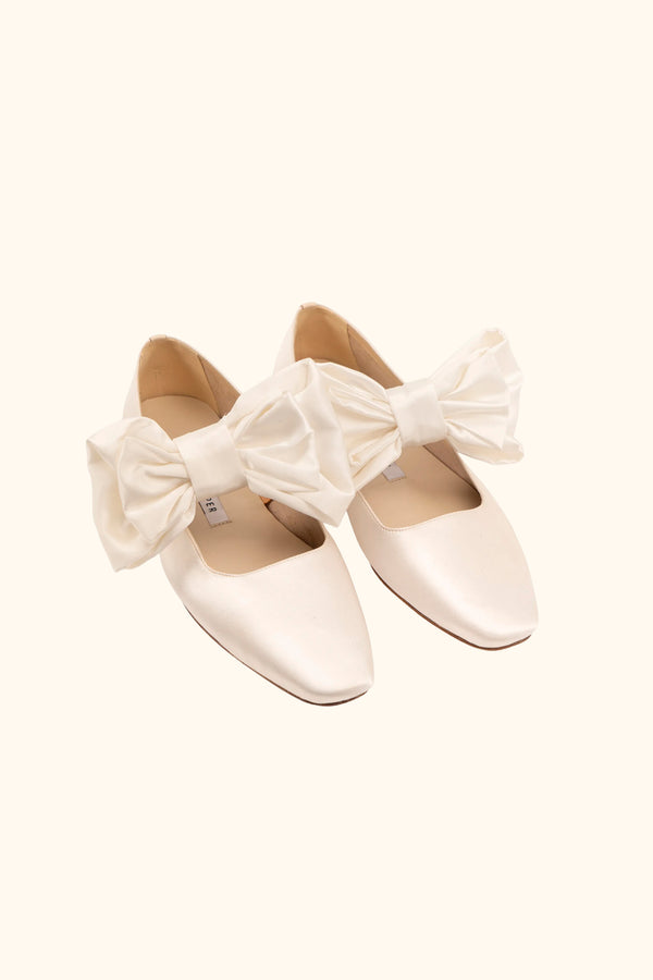 sleeper Aristocat Satin Ballet Flats in White