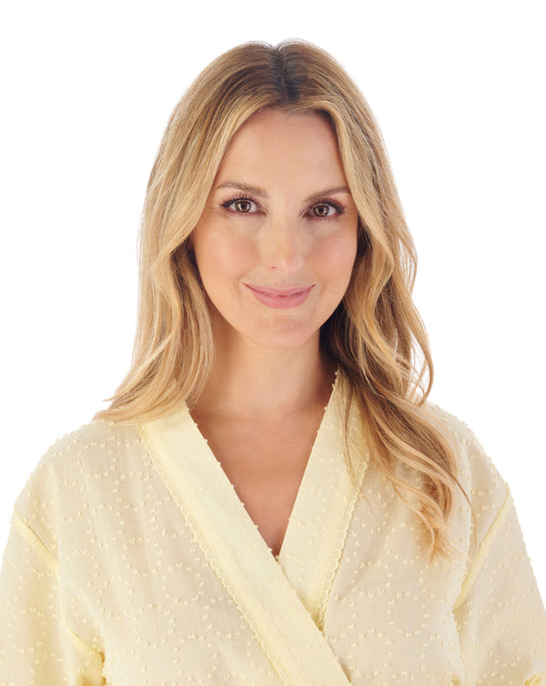 Slenderella Circular Dobby Dot 45" Woven Kimono Wrap HC01235