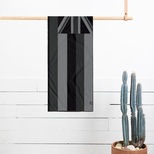 Slowtide Hawai'i Flag Performance Quick-Dry Travel Towel - Black