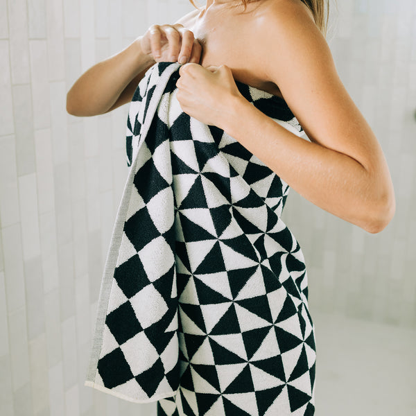 Slowtide Gatsby Bath Towel - Black