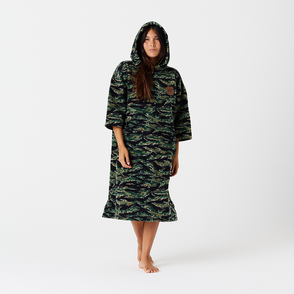 slowtide Major Chilling Fleece Poncho