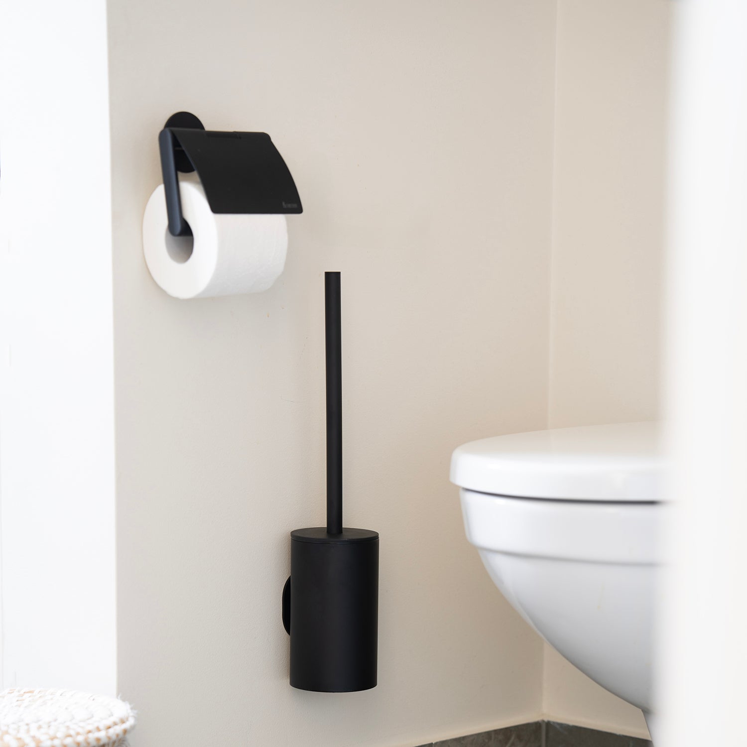 Smedbo Toilet Roll Holder With Lid