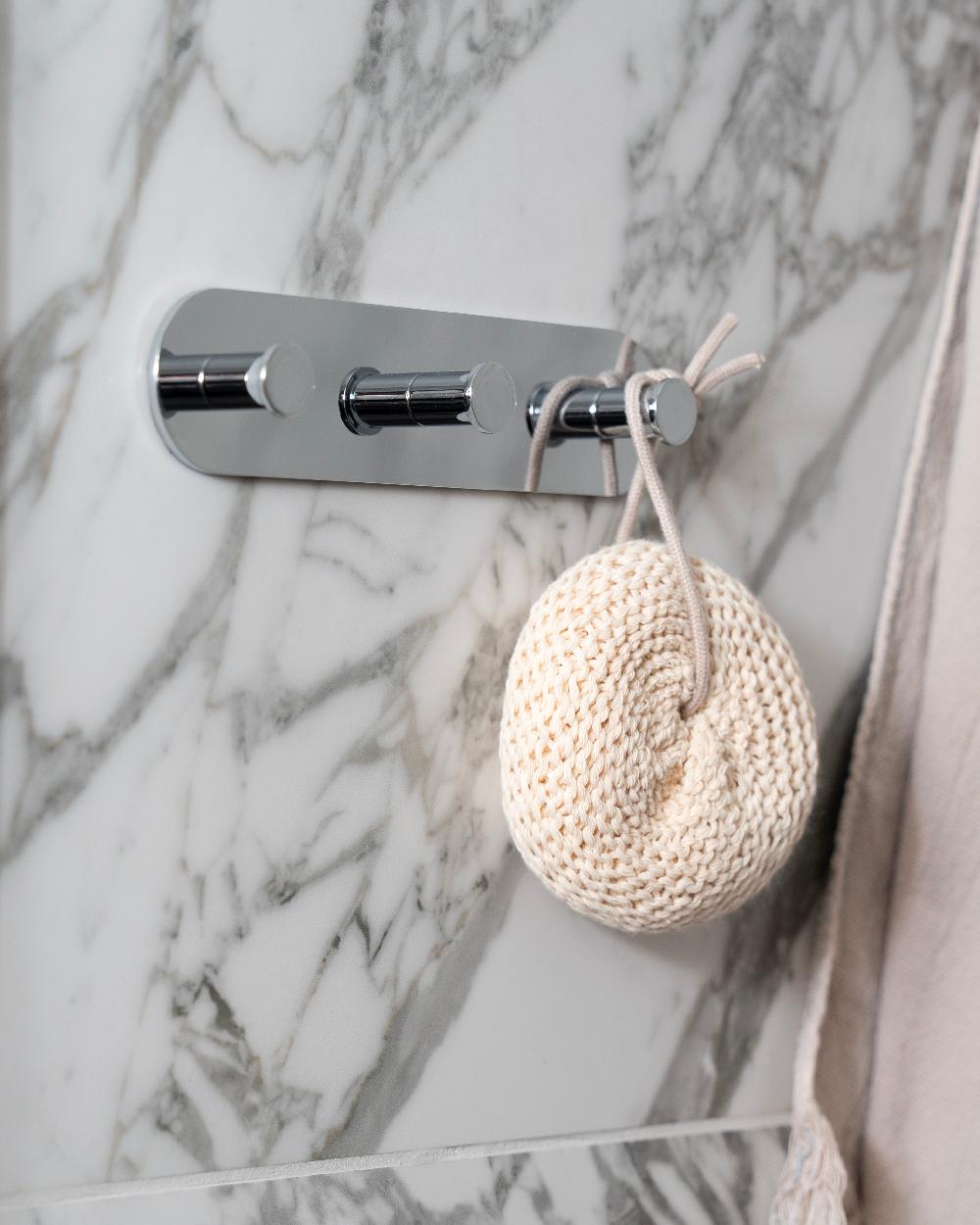 Smedbo Triple Hook Self-adhesive