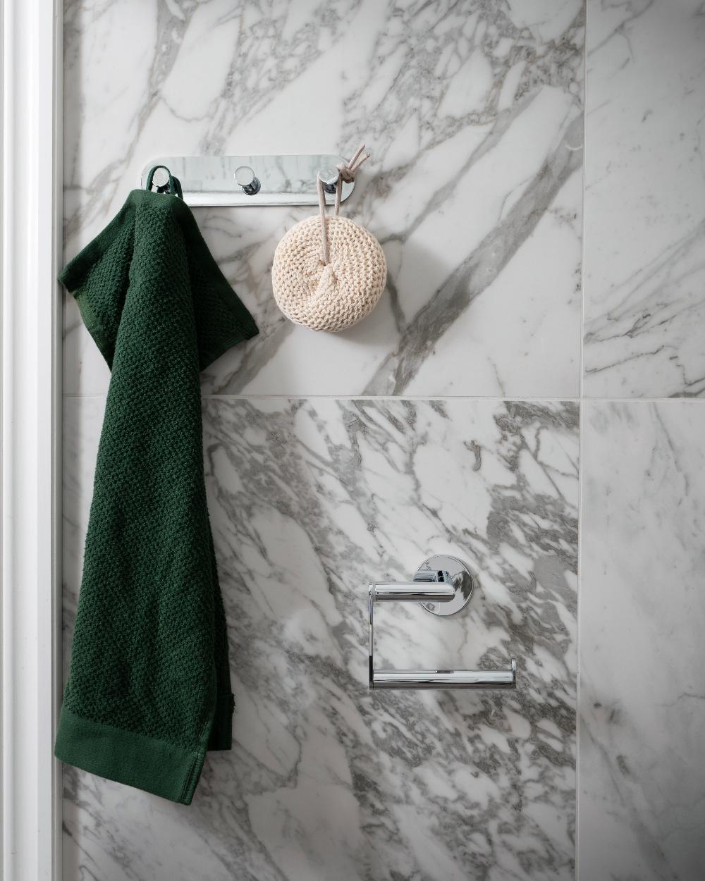 Smedbo Triple Hook Self-adhesive