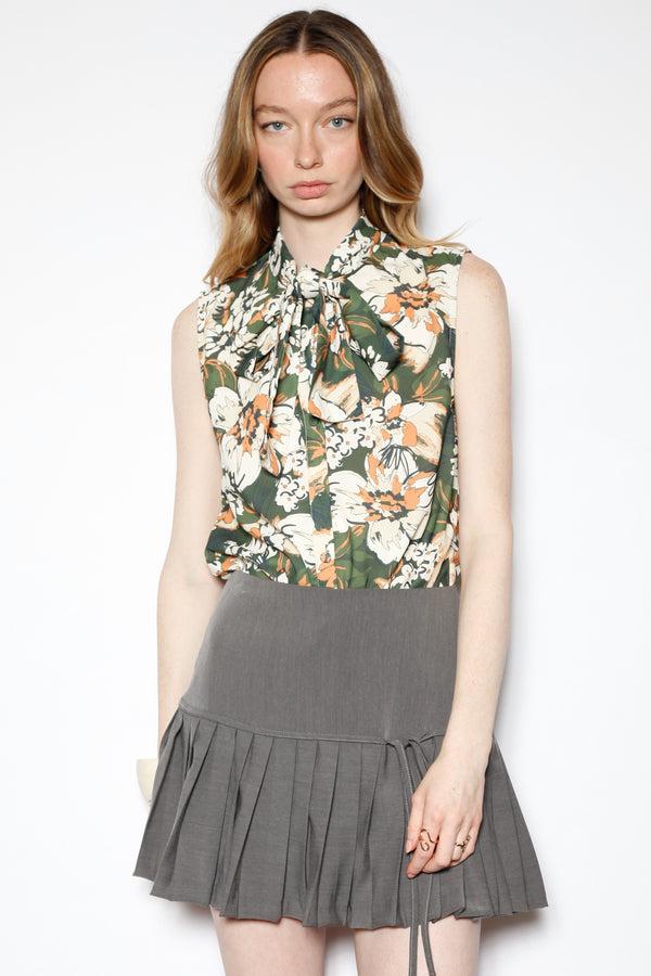 snow xue gao Cotton Green Floral Tie Neck Top