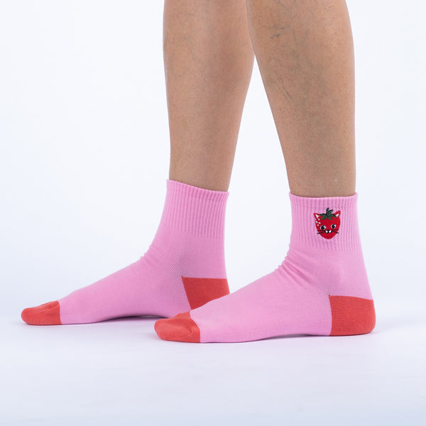 sock it to me Strawberry Cat Quarter Socks