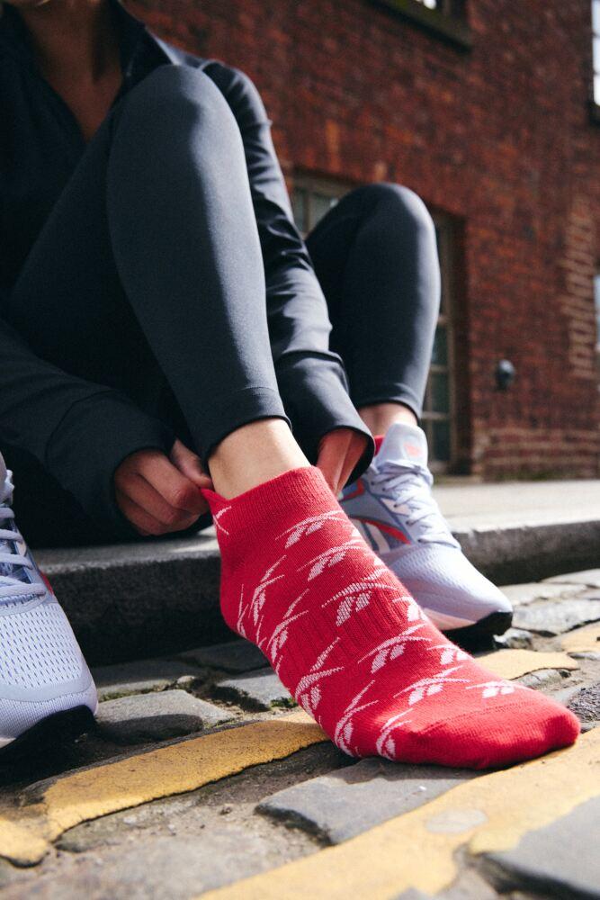 Sockshop ReebokMens & Womens Cotton Essentials Trainer Socks With Arch Support 3-Pair