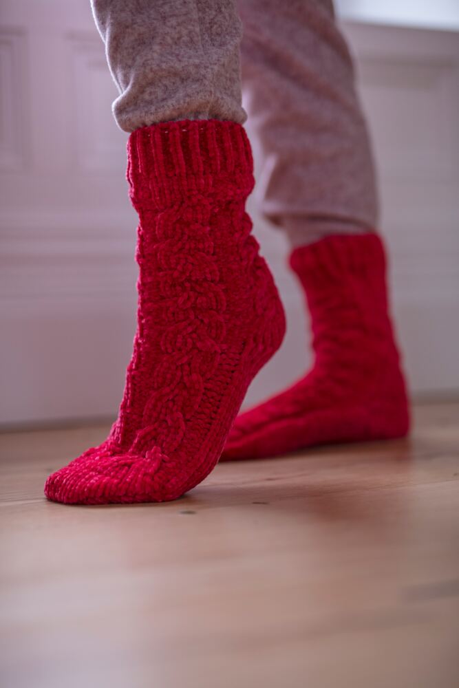 Sockshop ELLEWomens Chenille Cable Slouch Socks