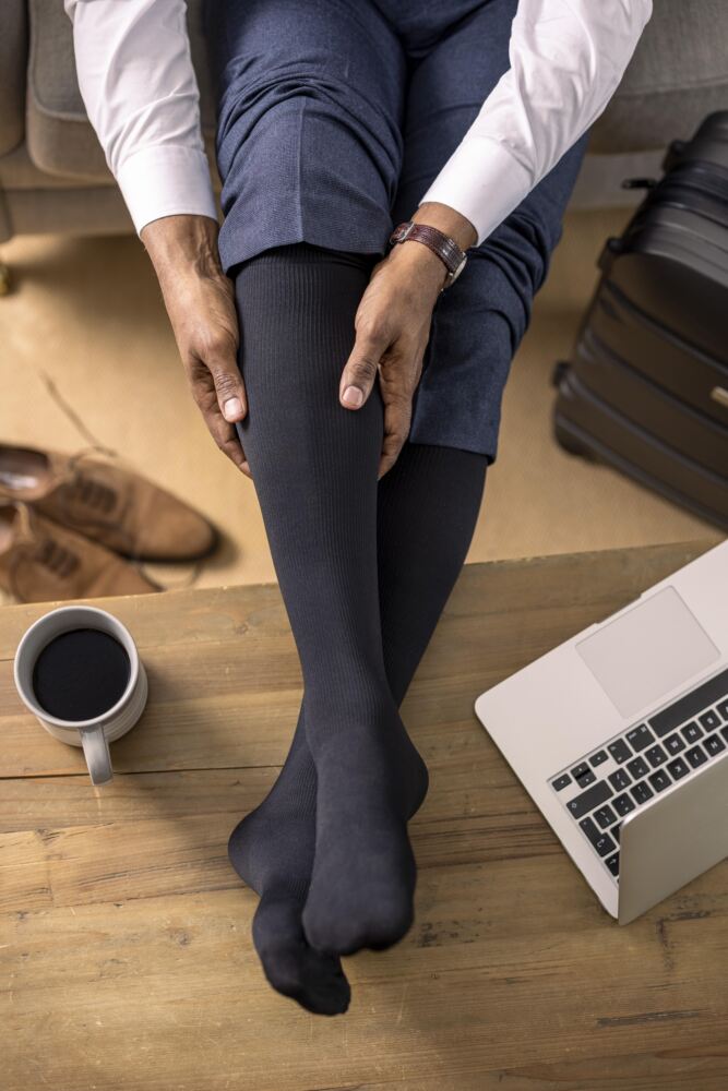 Sockshop IOMIMens 80 Denier Flight & Travel Socks