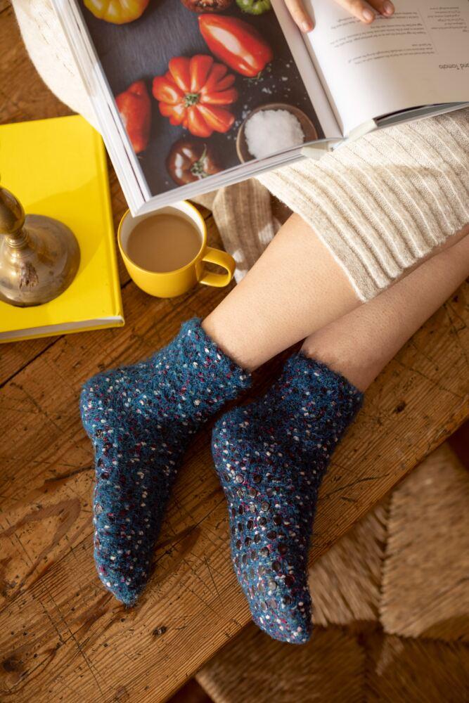 SOCKSHOP Womens Popcorn Feather Slipper Socks With Grip 2-Pair