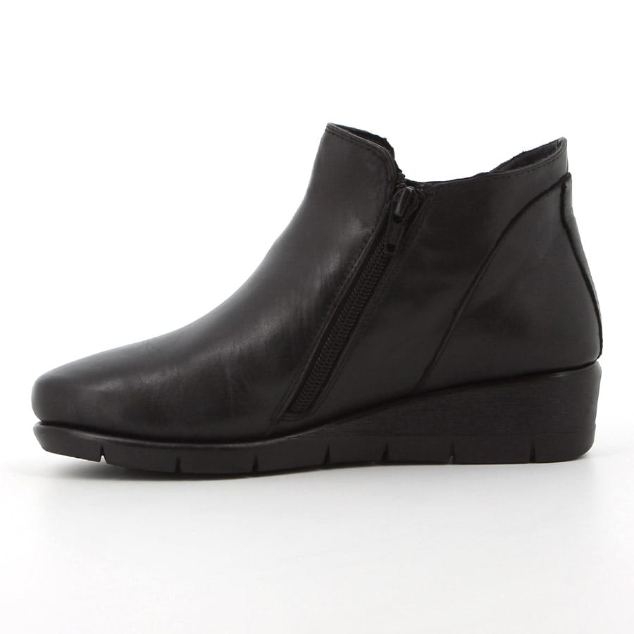 Soft Style Hush Puppies Gracious Ankle Leather Boots Black