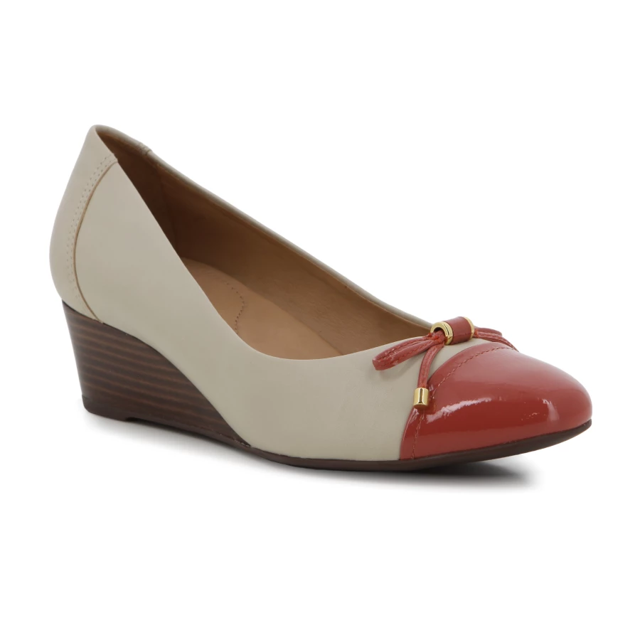 Soft Style Hush Puppies Lysa Wedges Porcelain Patent Leather