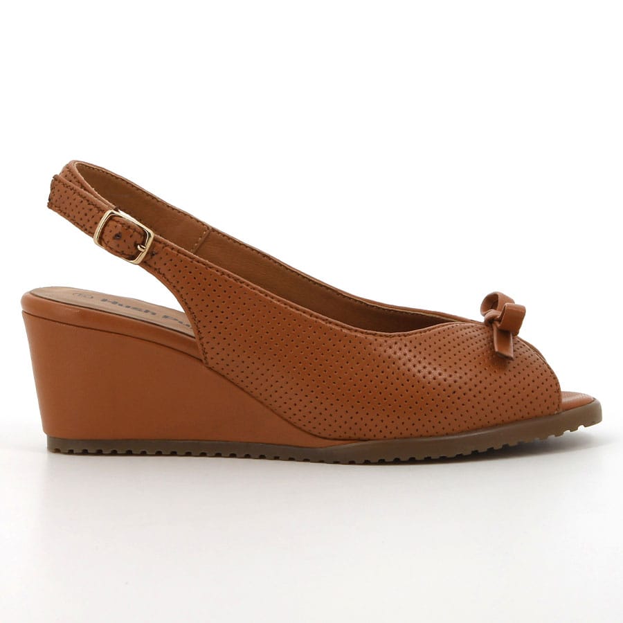 soft style Hush Puppies Saffron Wedges Tan Leather