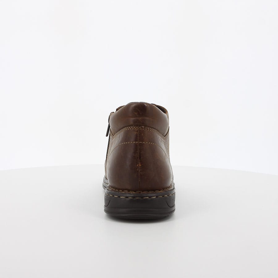 Soft Style Nils Chestnut