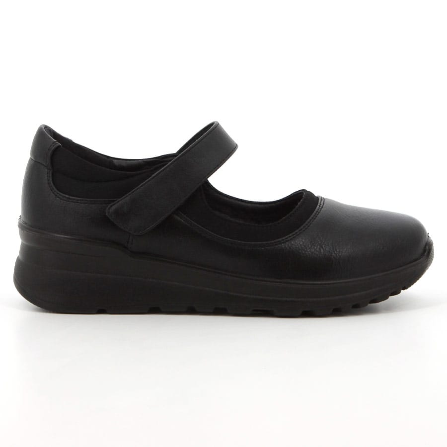 soft style Soft Braxton Mary Jane Flats Black
