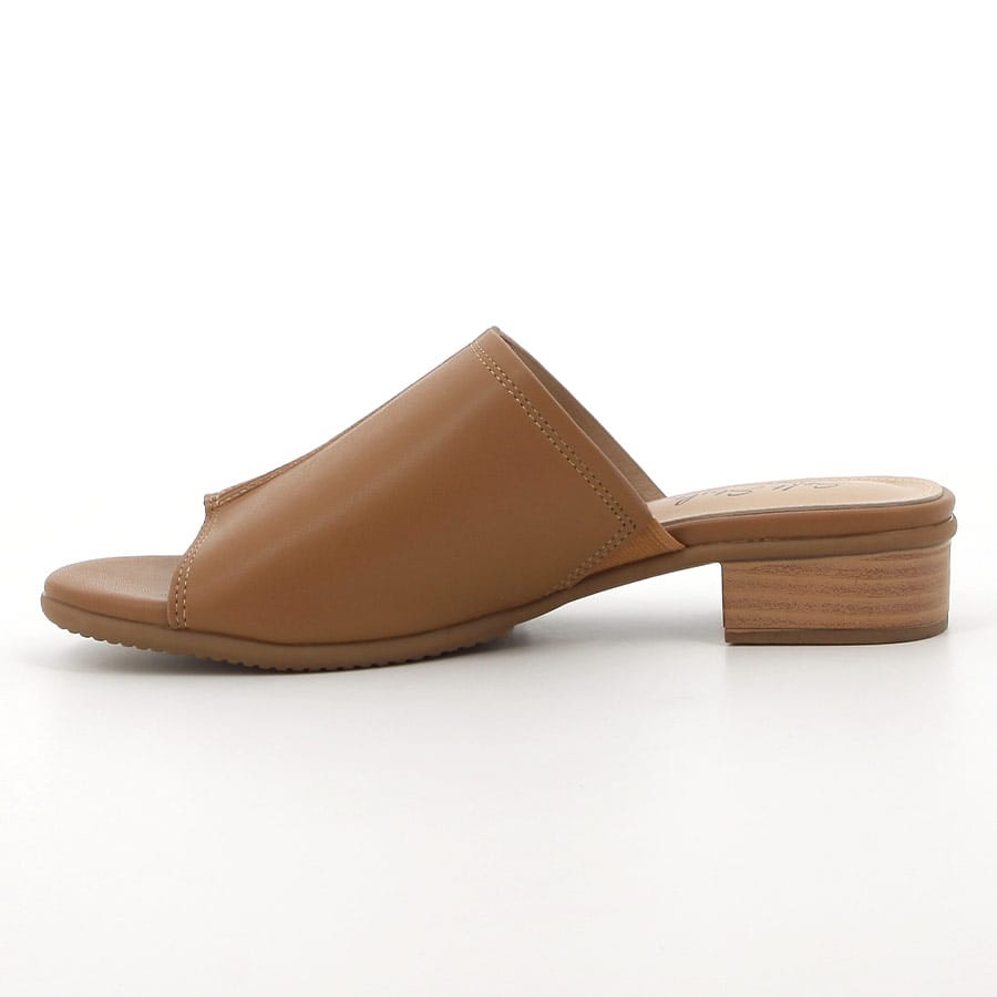Soft Style Soft Electra Sandals Tan