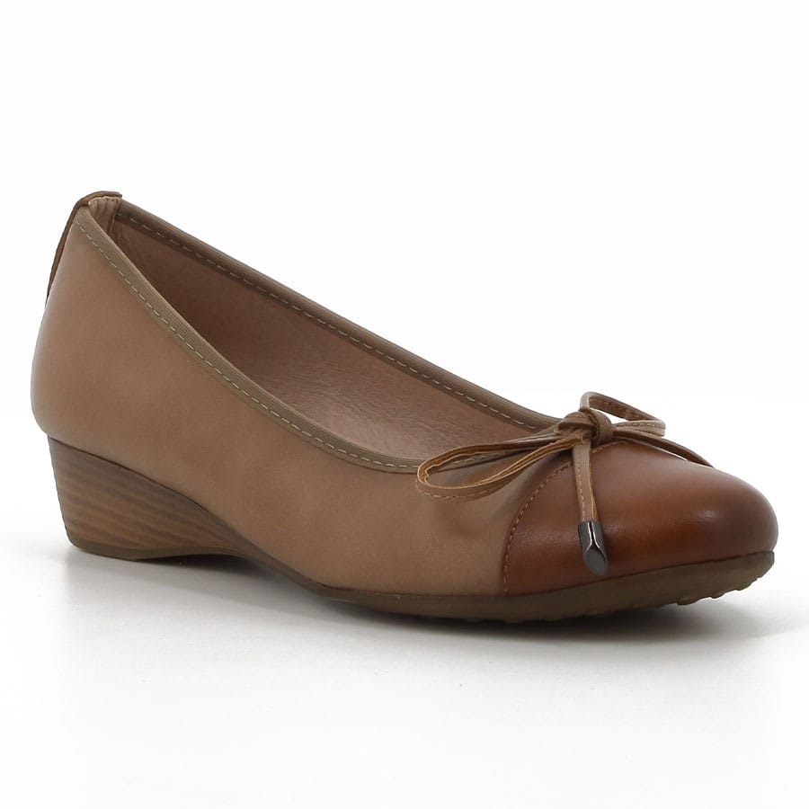 Soft Style Soft Rishelle Wedges Caramel Tan