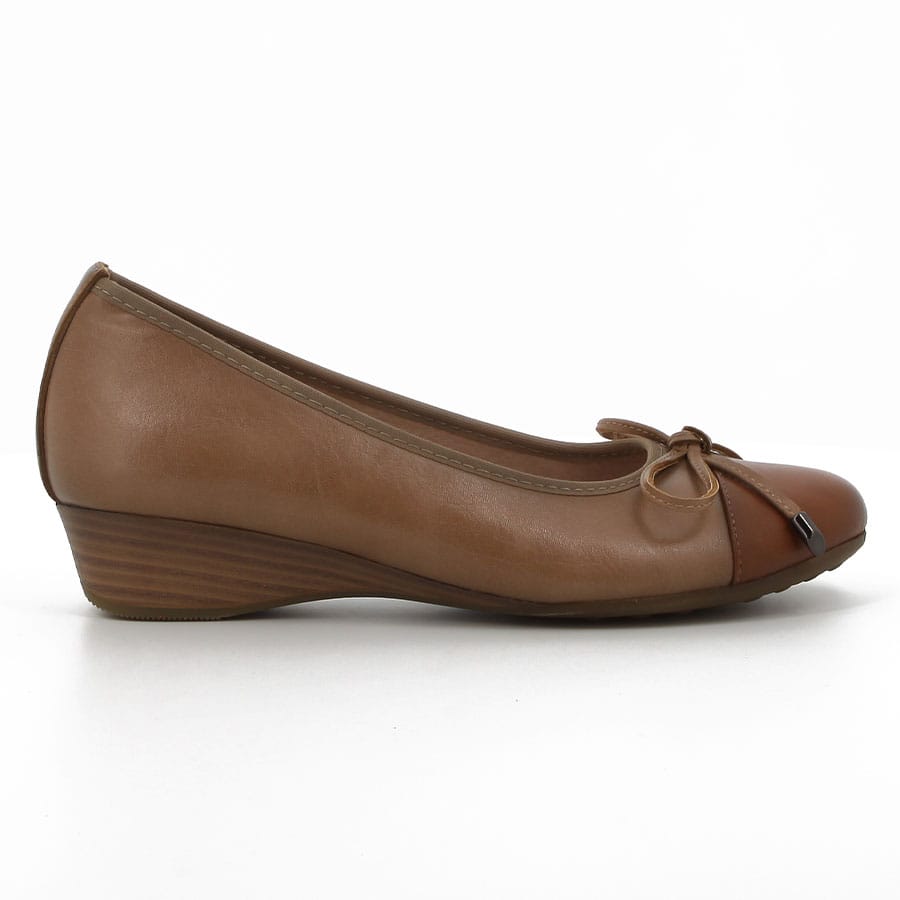 soft style Soft Rishelle Wedges Caramel Tan