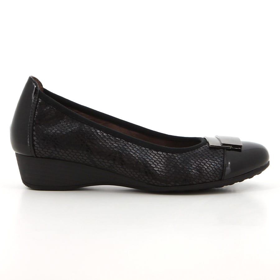 soft style Soft Rishika Low Wedge Black