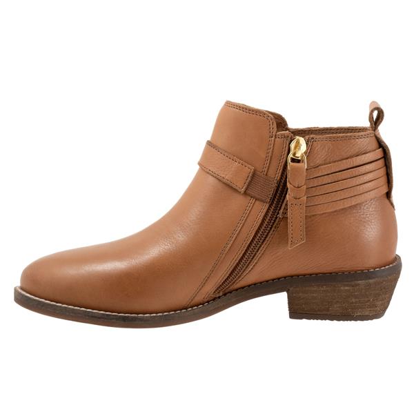 Softwalk Reade Boots Cognac