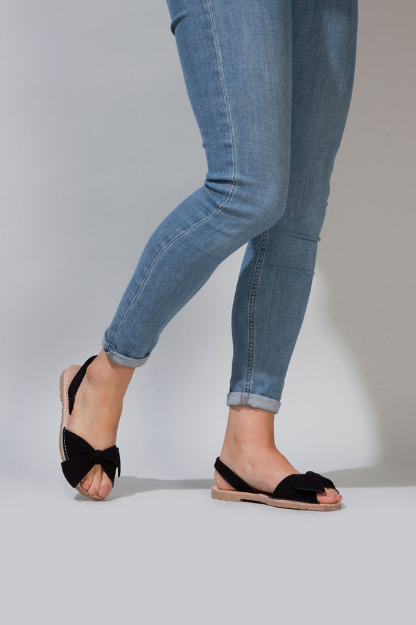 Solillas NOCHE LAZO Menorcan Sandals In Black Suede With Bow