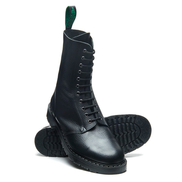 Solovair Black Greasy Grain 11 Eye Astronaut Boot
