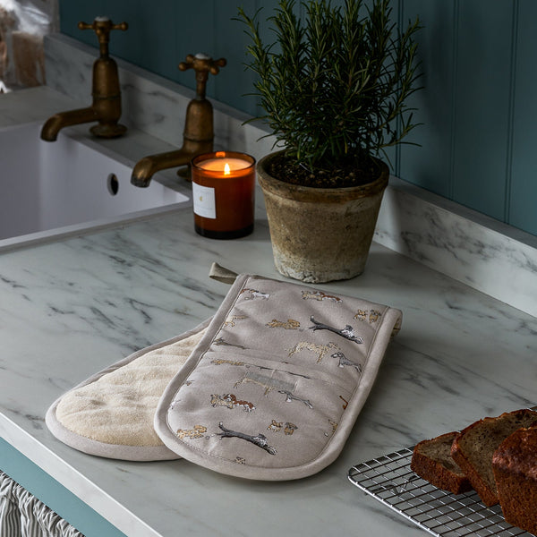 sophie allport Doggy Daycare Double Oven Glove