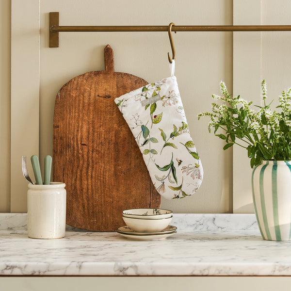 sophie allport Wild Floral Oven Mitt