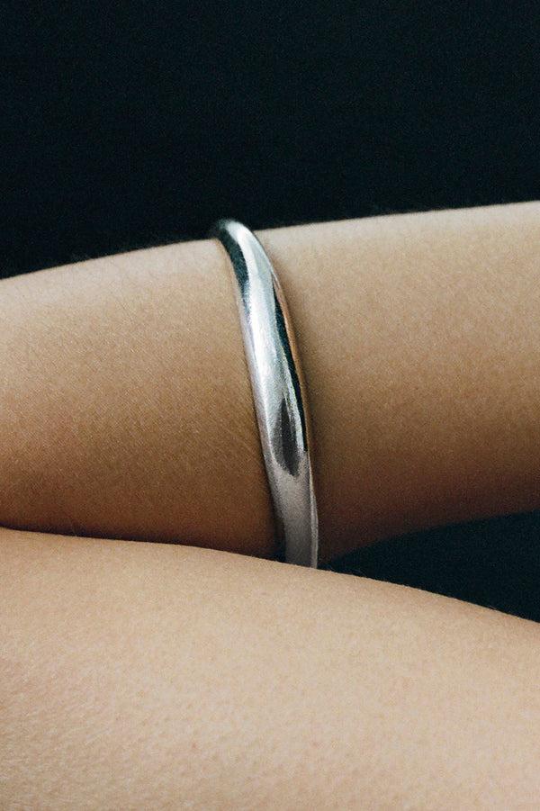 Sophie Buhai Delicate Amorphous Bangle
