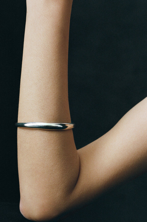sophie buhai Delicate amorphous bangle