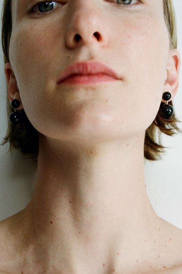 sophie buhai Everyday boule earrings in onyx