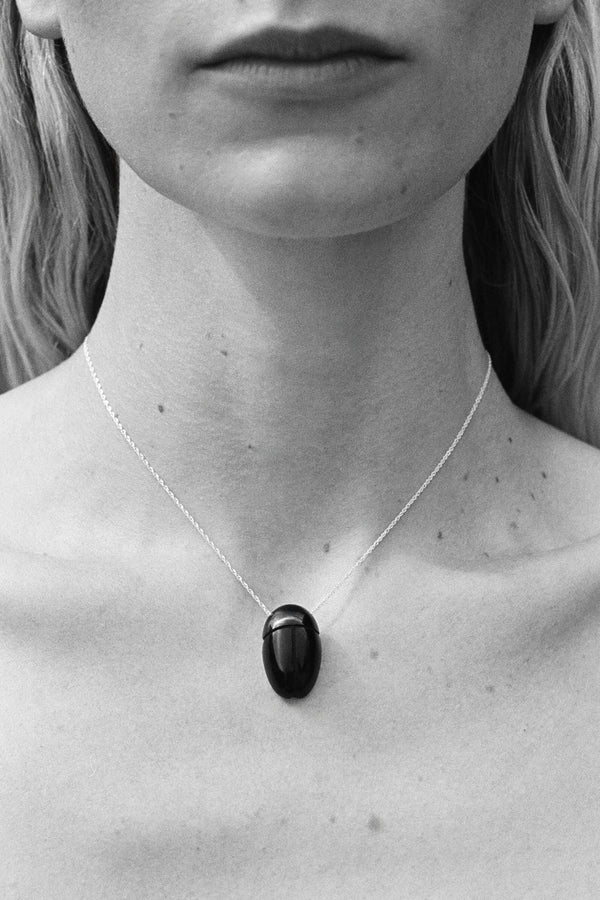 sophie buhai Everyday scarab pendant in onyx