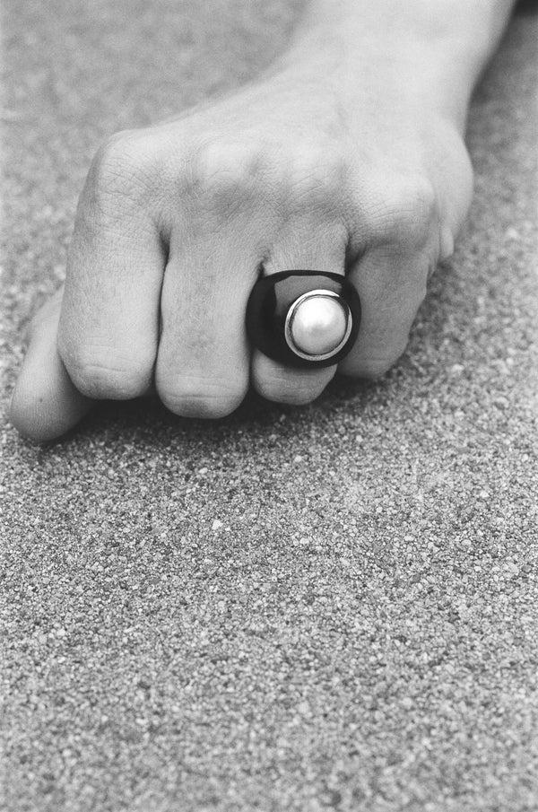 sophie buhai Pearl moon ring
