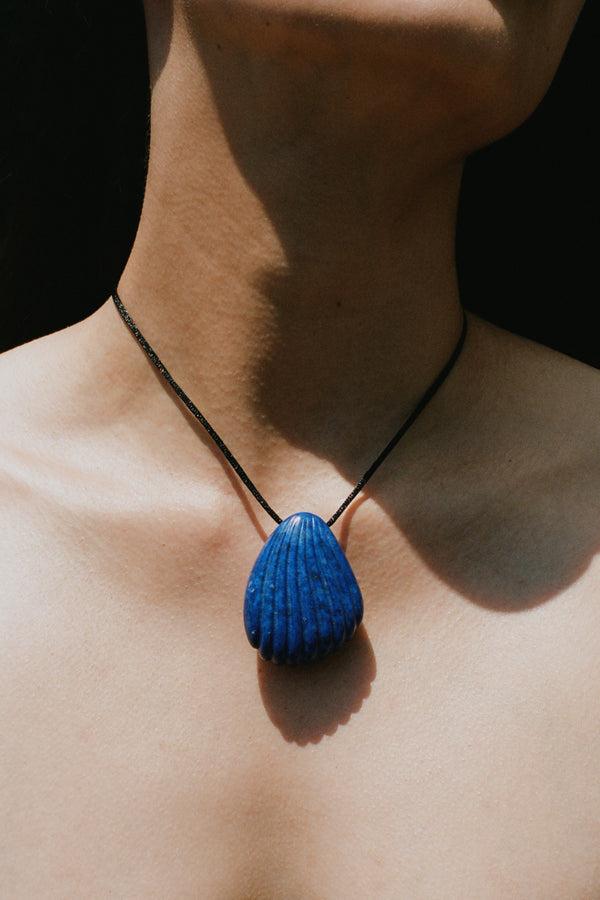 Sophie Buhai Small Coquille Pendant