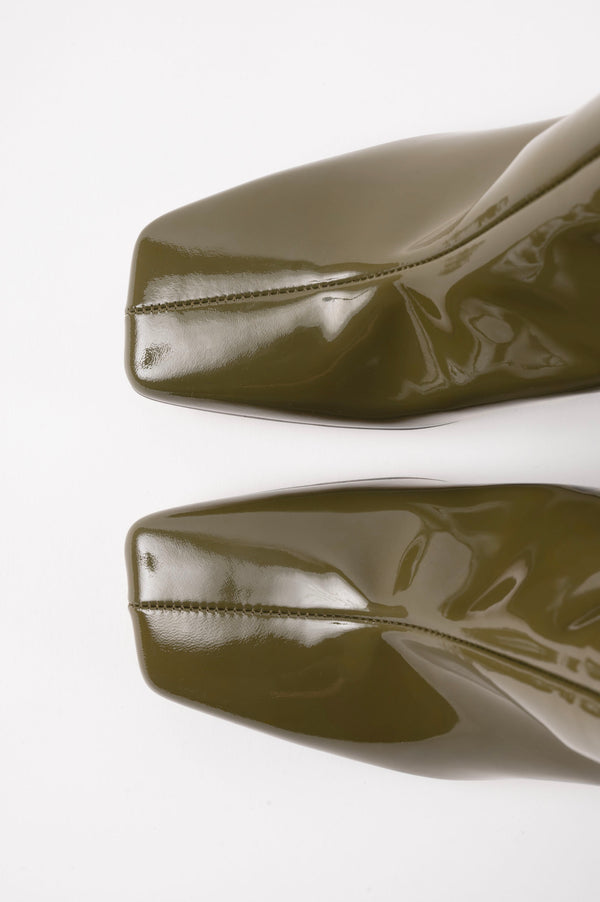Souliers Martinez AKIRADark Green Patent Leather Ankle Boots