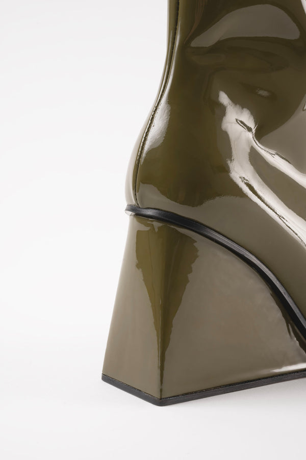 Souliers Martinez AKIRADark Green Patent Leather Ankle Boots
