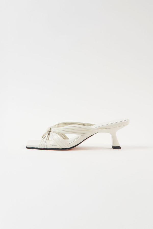 souliers martinez AMANDAWhite Woven Leather Sandals