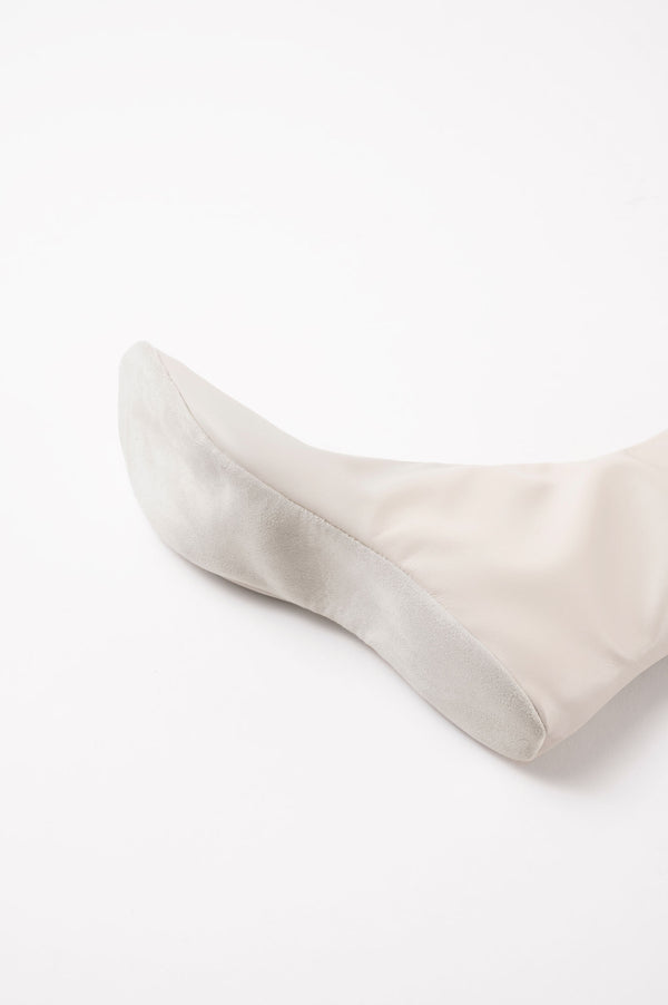 Souliers Martinez CARLAWhite Faux Stretch Leather Socks