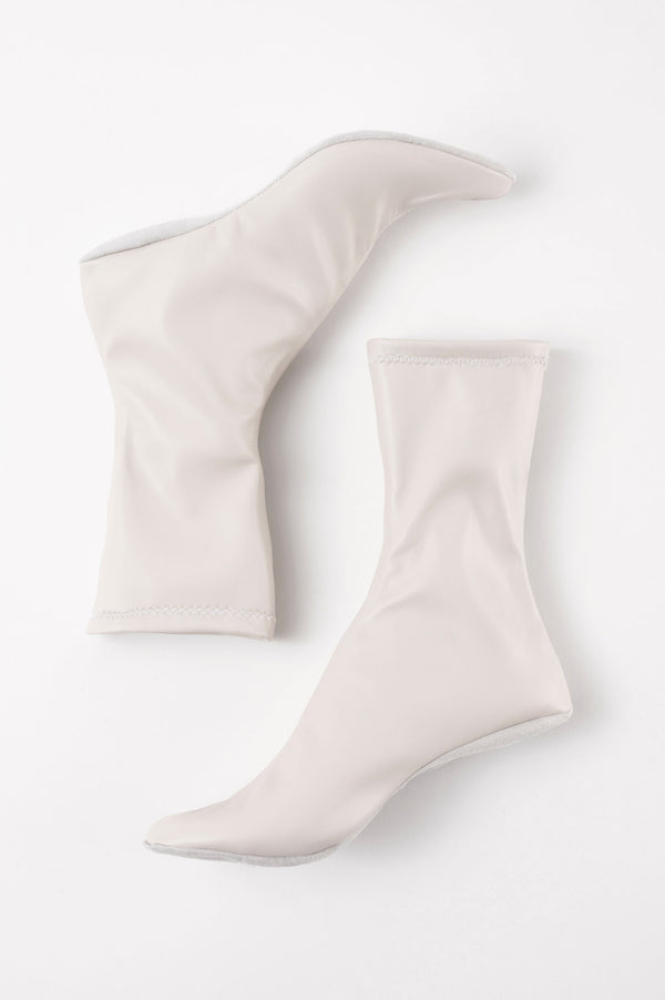 Souliers Martinez CARLAWhite Faux Stretch Leather Socks